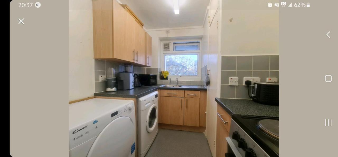 Ferienwohnung R1 Superking Sized Bed & 65" Tv On The Wall In Clapham London Exterior foto