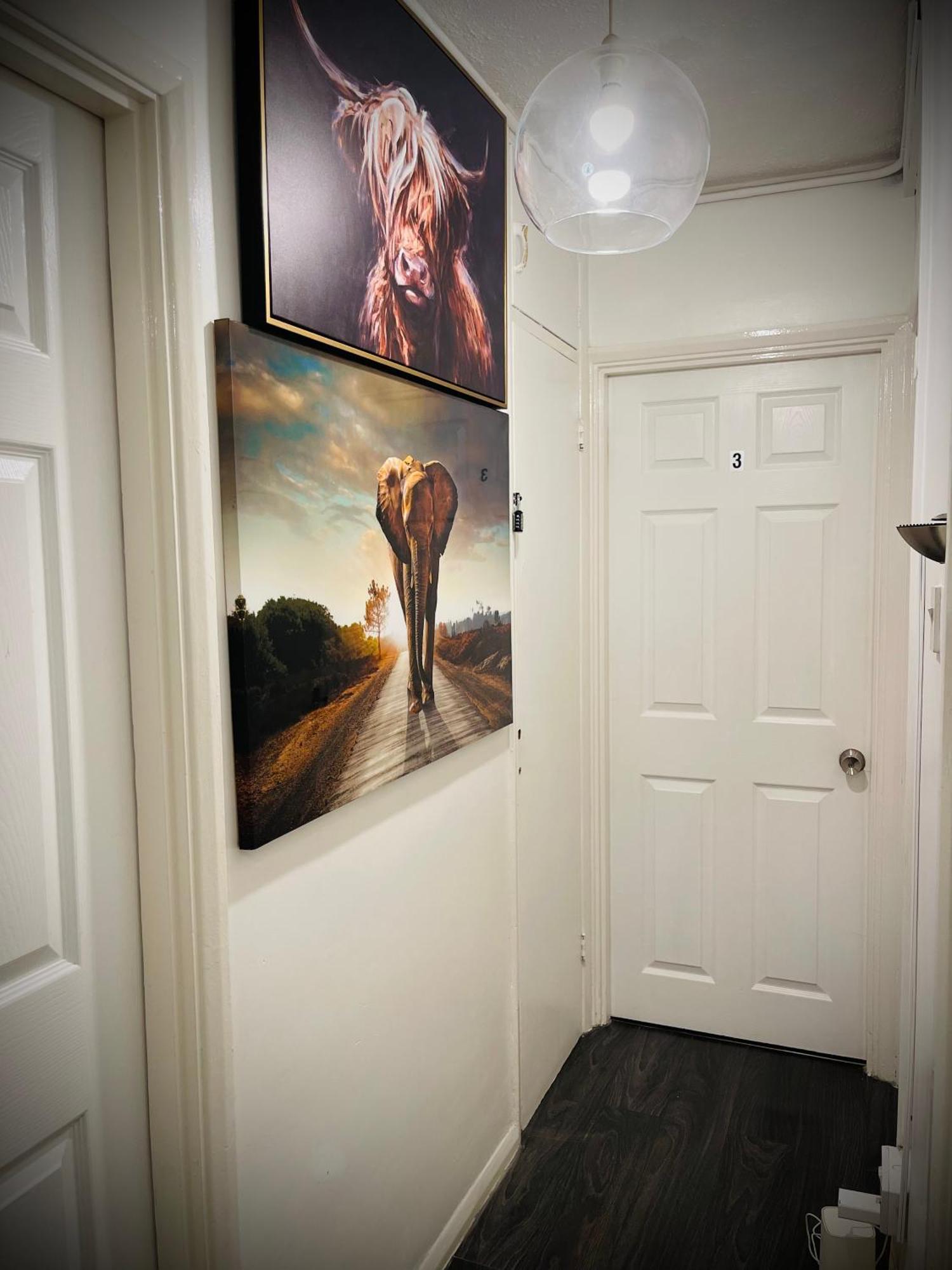 Ferienwohnung R1 Superking Sized Bed & 65" Tv On The Wall In Clapham London Exterior foto